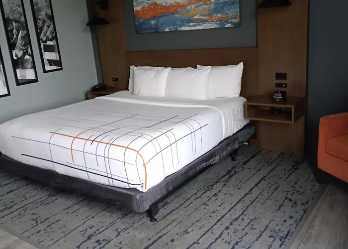 La Quinta Inn & Suites By Wyndham Bardstown